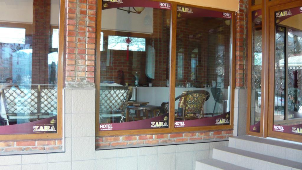 Hotel Zara Roman Extérieur photo
