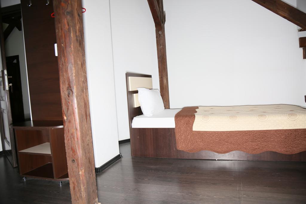 Hotel Zara Roman Extérieur photo