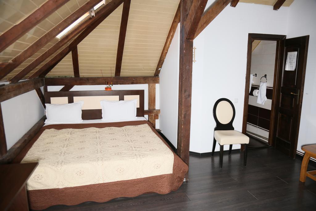 Hotel Zara Roman Extérieur photo