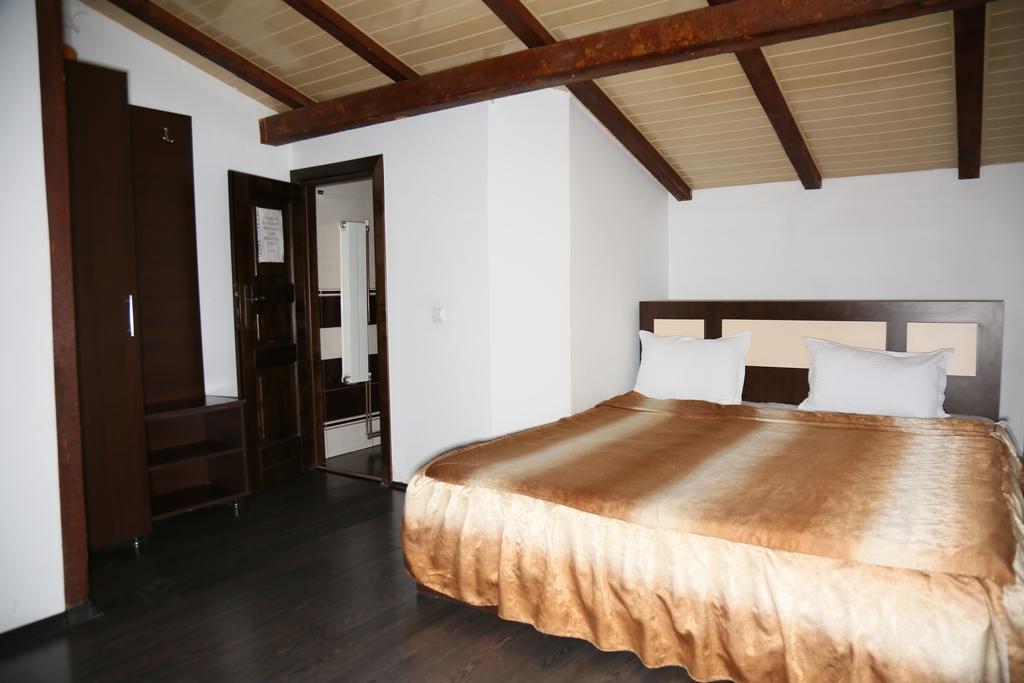 Hotel Zara Roman Extérieur photo