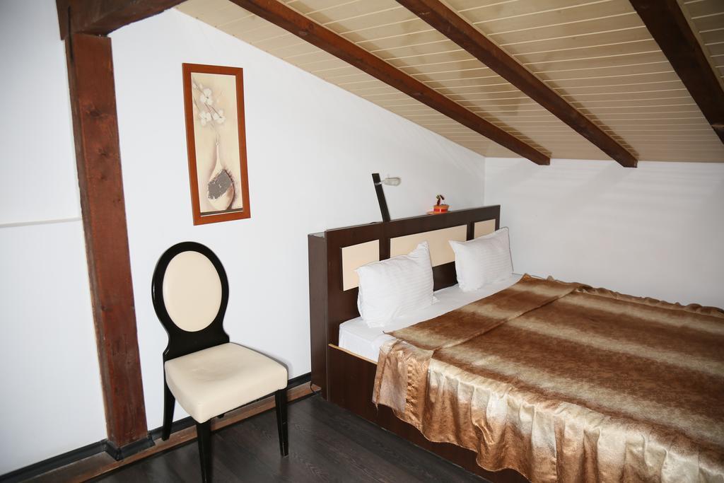 Hotel Zara Roman Extérieur photo