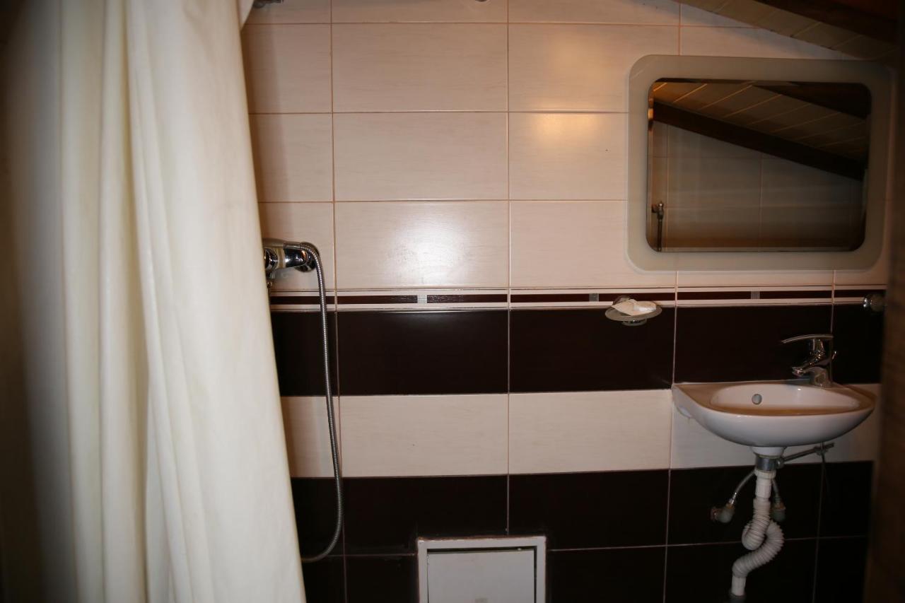 Hotel Zara Roman Extérieur photo